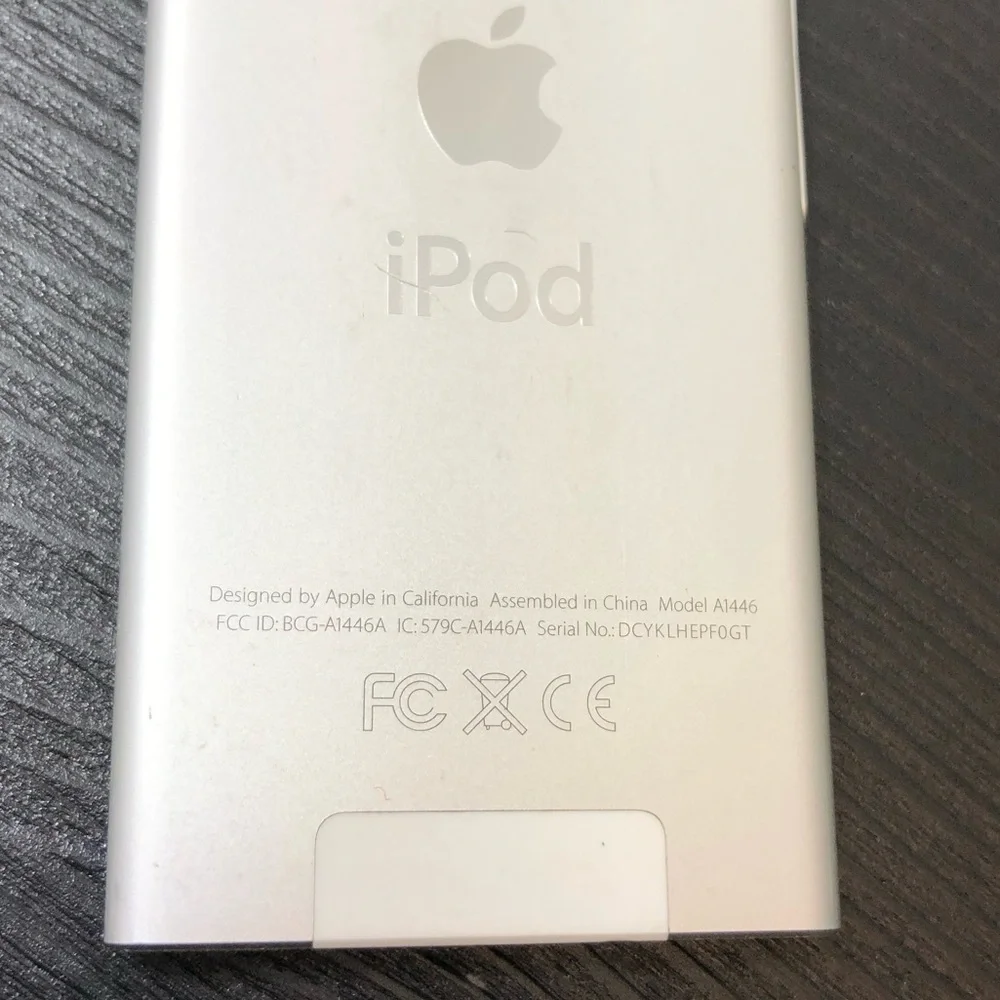 Apple 14GB iPod Nano - 7th Generation Silver - A1446